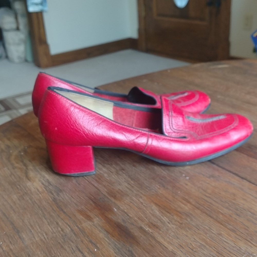 Vintage red heeled shoes - Picture 2 of 4